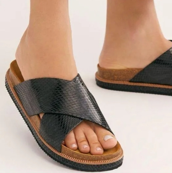 Free People Womens Sidelines slide Crisscross Sandals shoes sz 41/9.5-10 - Picture 1 of 13